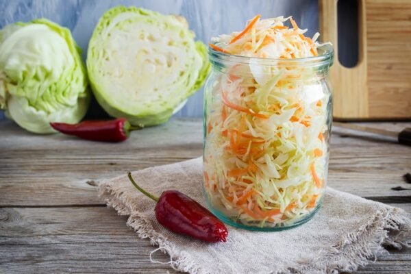 Spicy Sauerkraut – Fermented Cabbage, Carrots, and Chili Kraut